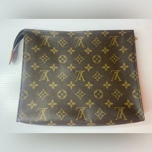 Louis Vuitton toilet pouch 26